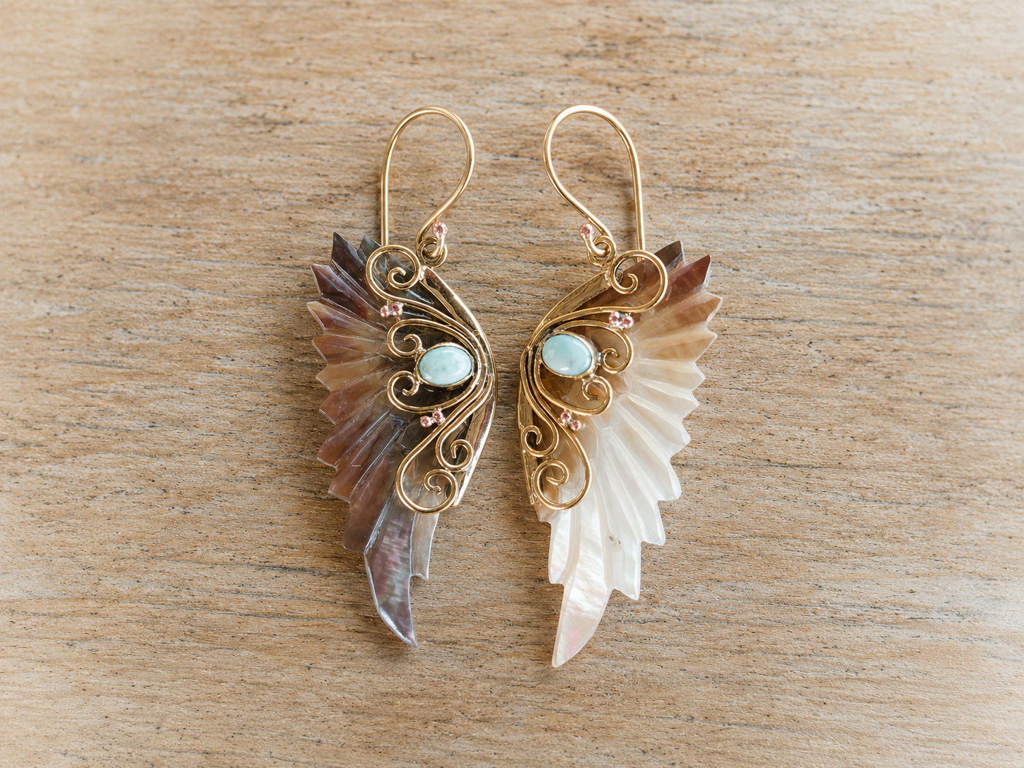 Aurelia Wings – Mother of Pearl & Turquoise Brass Earrings - immagine 3