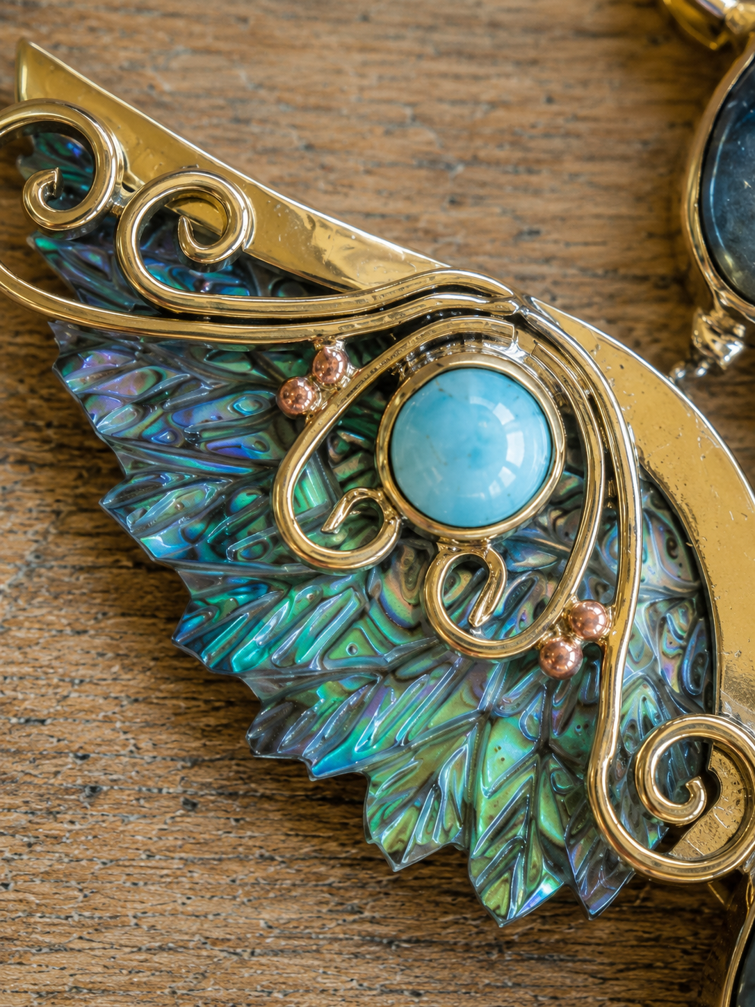Azura Wings – Abalone, Larimar & Labradorite Brass Pendant - immagine 3