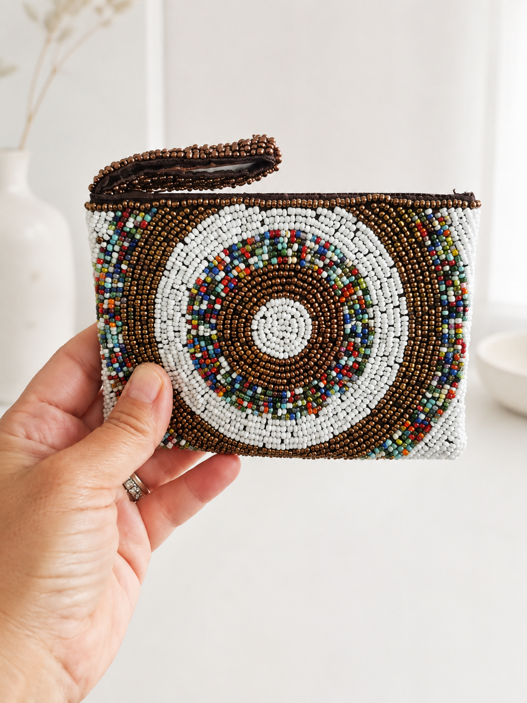 Solara – Mini White & Bronze Beaded Spiral Pouch - immagine 2