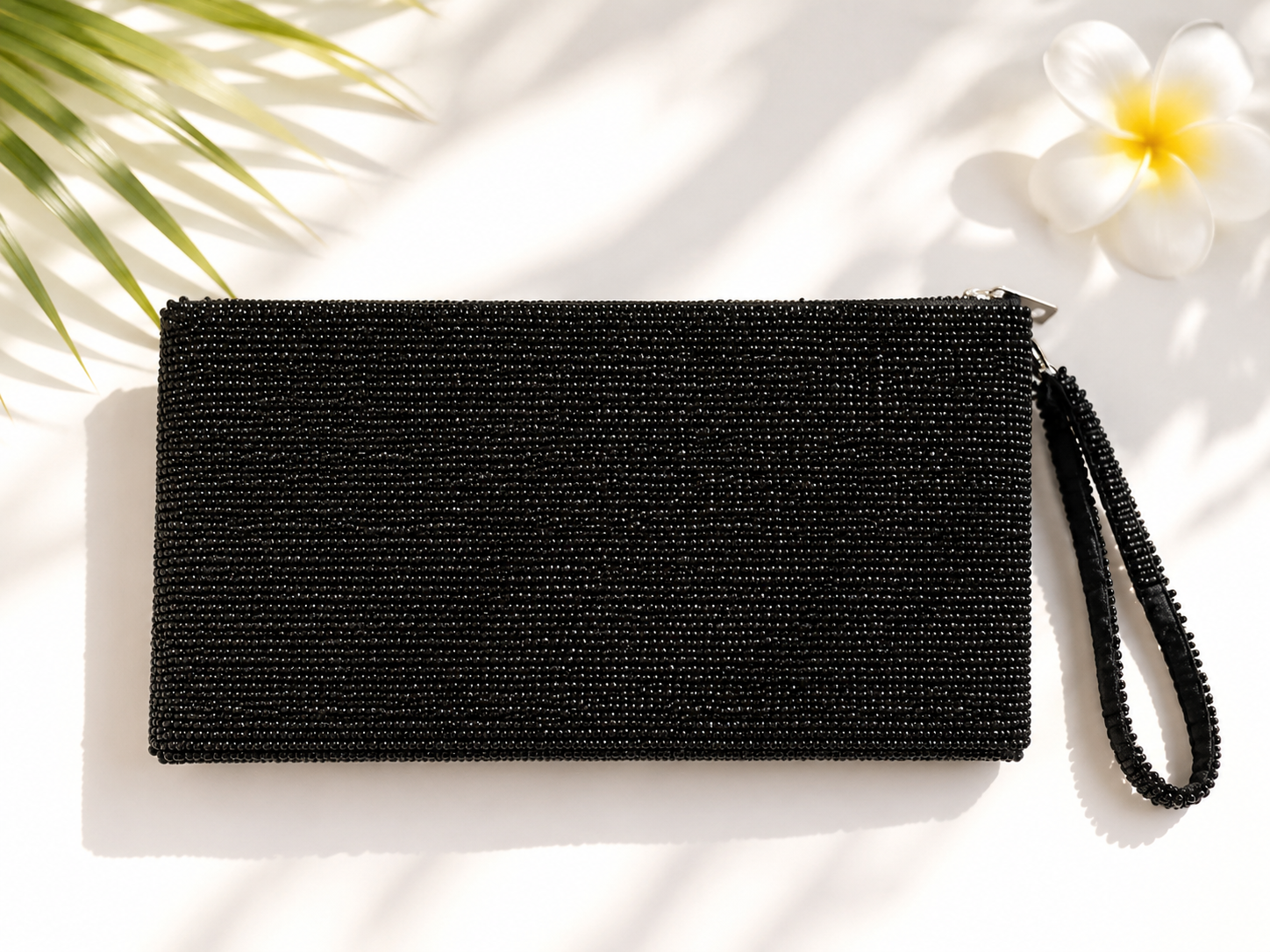 Noir Eye – Hand-Beaded Evil Eye Clutch - immagine 3