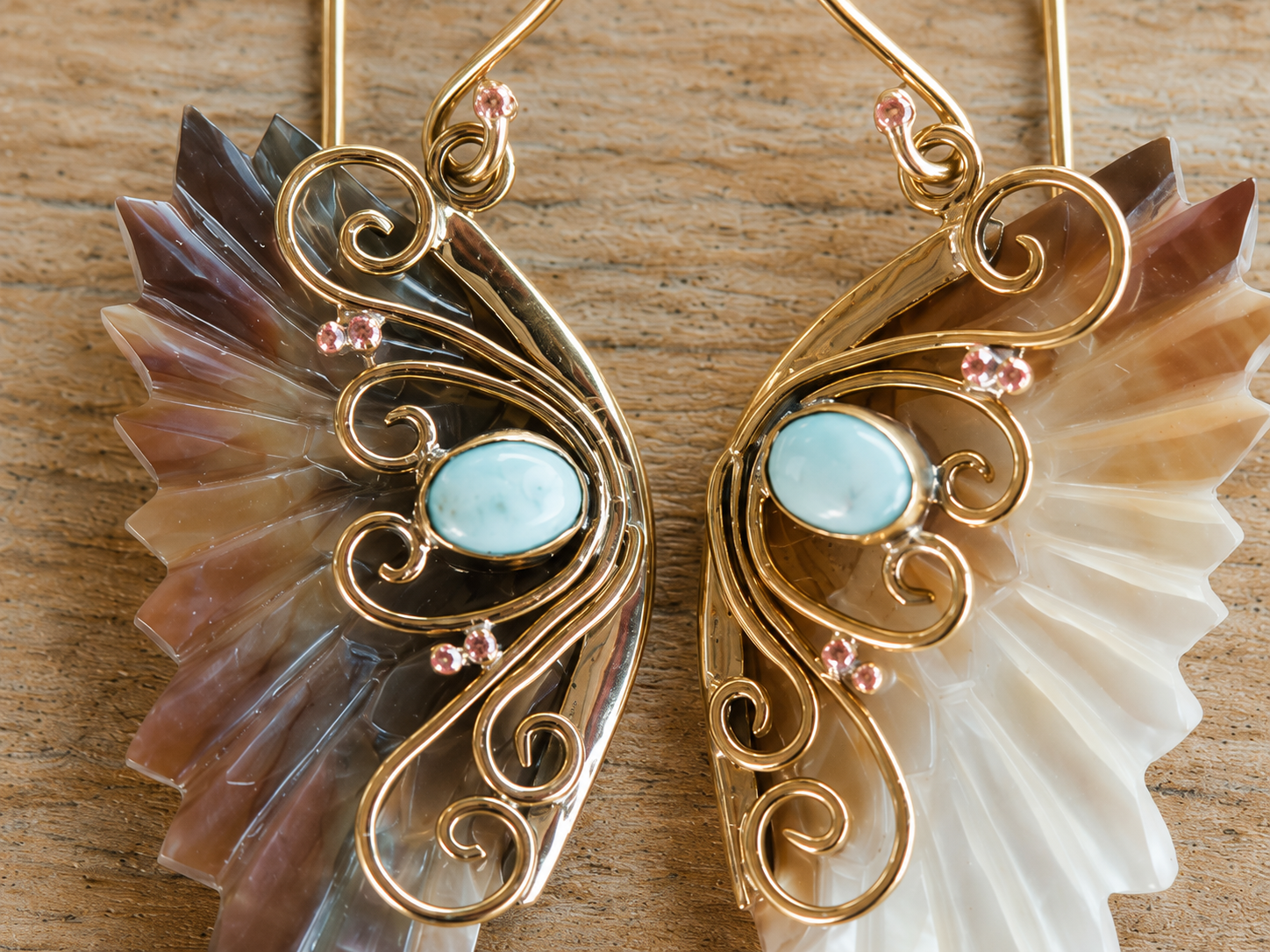 Aurelia Wings – Mother of Pearl & Turquoise Brass Earrings - immagine 4
