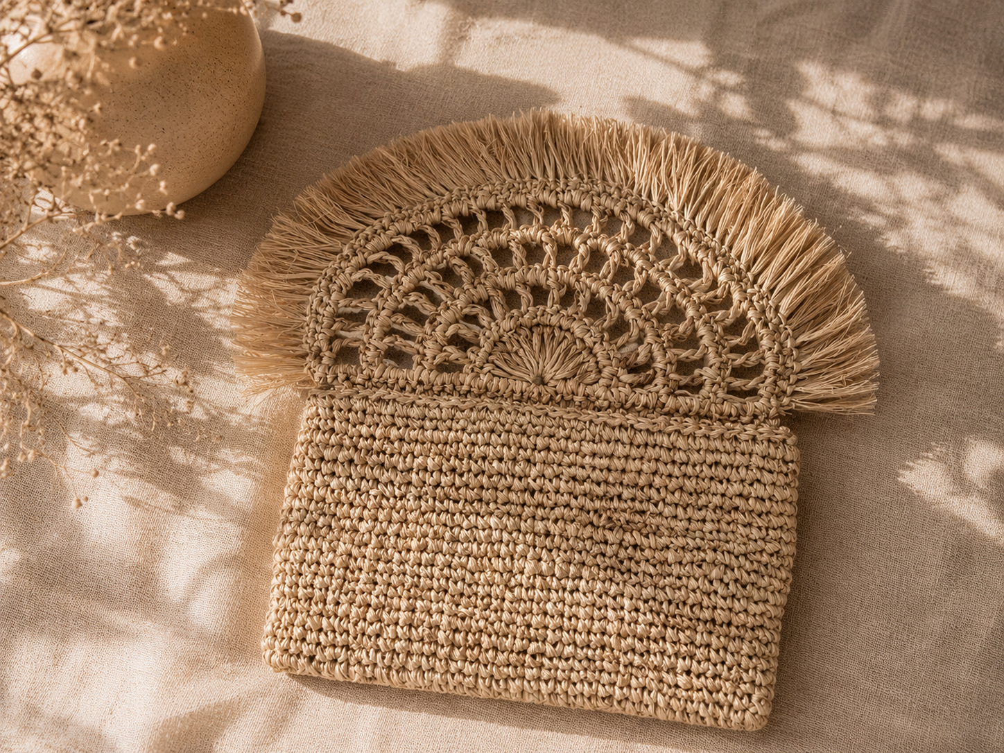 Natural Raffia Crochet Clutch Bag - immagine 3