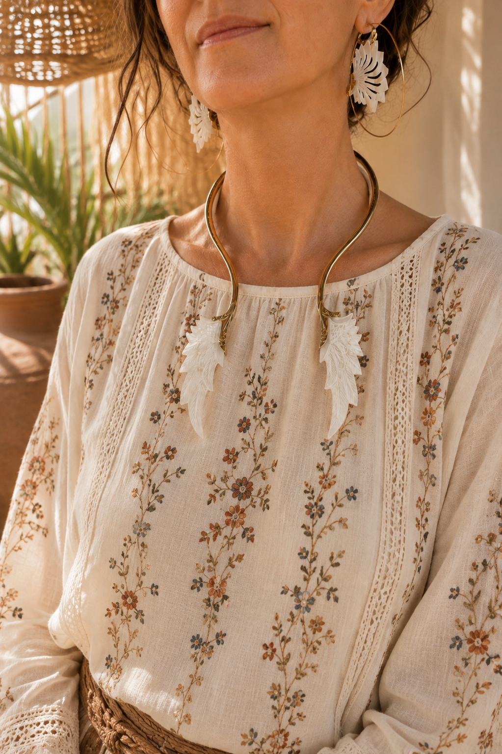Seraphine Wings – Mother of Pearl & Brass Choker - immagine 5