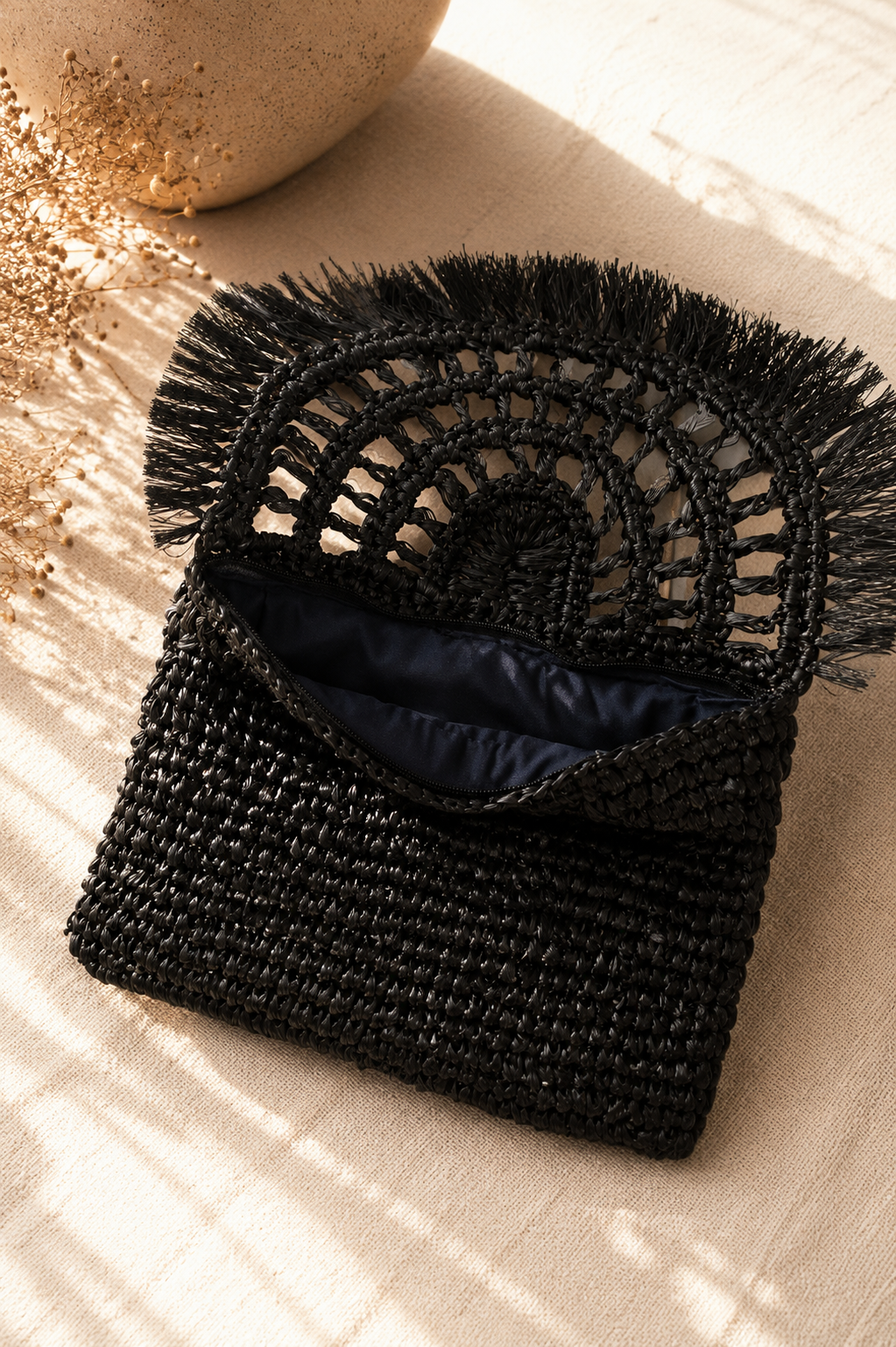 Black Raffia Crochet Clutch Bag - immagine 4