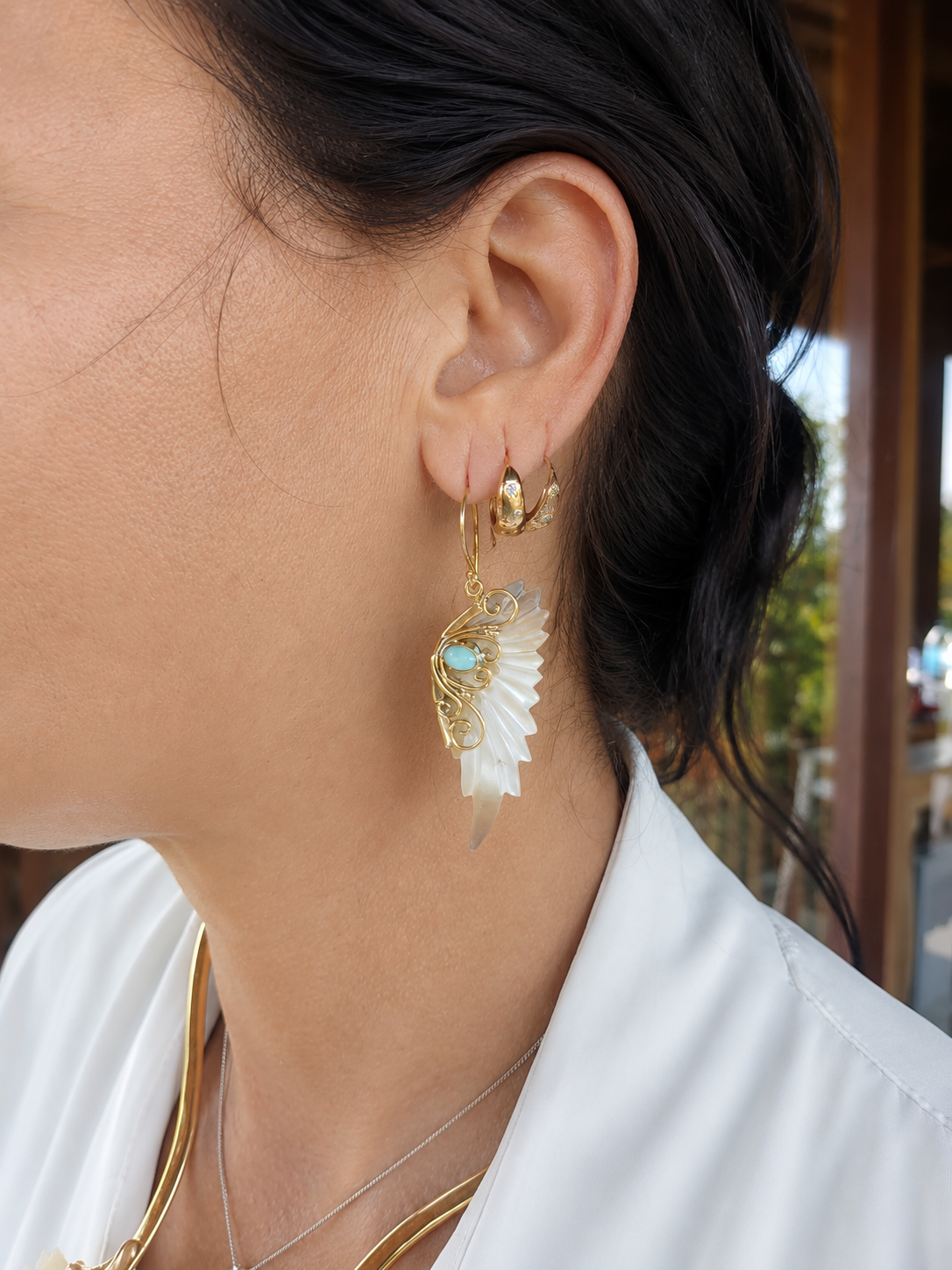 Aurelia Wings – Mother of Pearl & Turquoise Brass Earrings - immagine 6